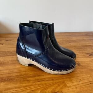 Hanna Andersson Patent Leather Navy Blue Side Zip Ankle Boot Clogs Size 35